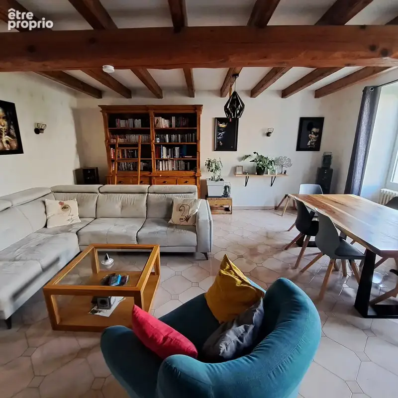 Charentaise rénovée avec dépendances - 170 m2 - 5 chambres - photo 4