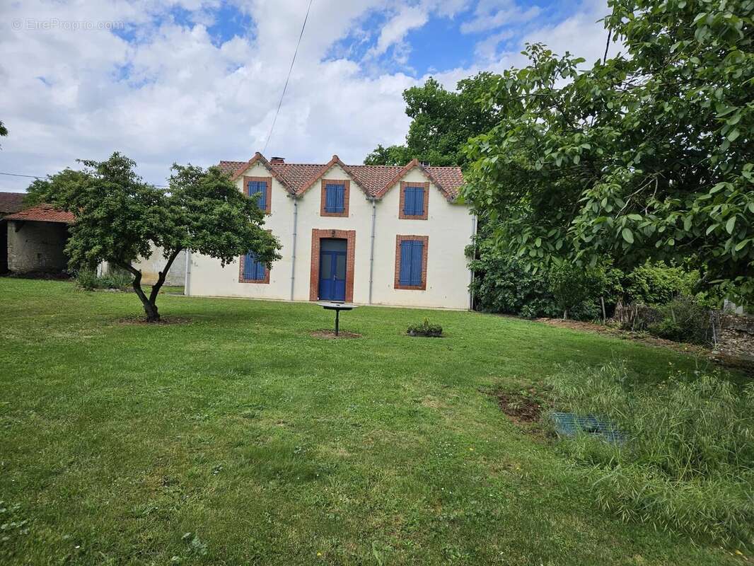 Maison à MADIRAN
