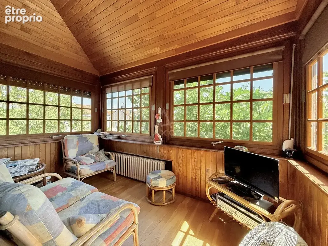 Maison de caractère - 285m² sur 16,82 ares - Woippy Village - photo 6