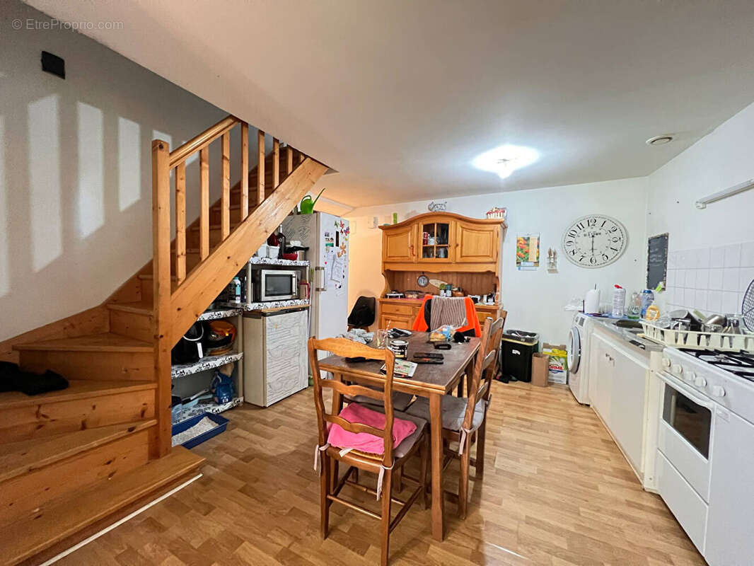 Appartement à MAIZIERES-LES-VIC