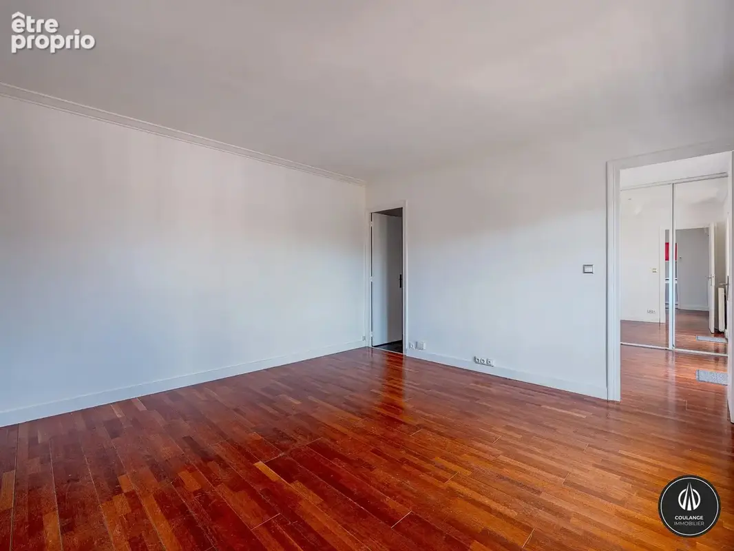 Marseille 8e – Saint-Anne - T2 rénové avec grand balcon et vue dégagé - photo 3