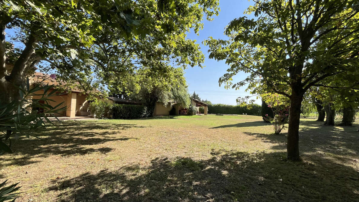 Mas en pierre avec piscine au cœur du Comtat Venaissin - photo 9