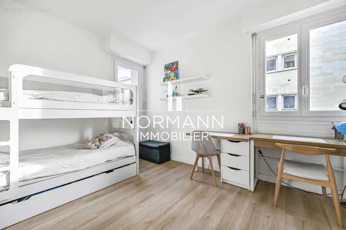Appartement à NEUILLY-SUR-SEINE
