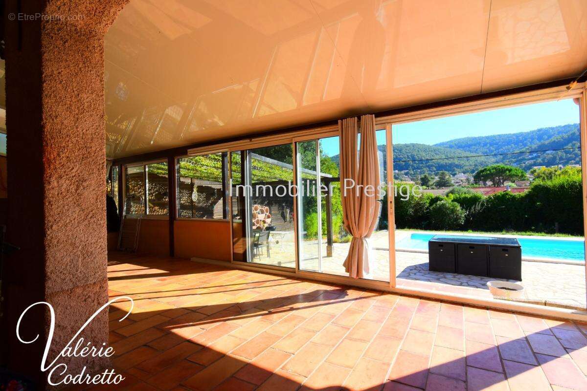 La moutonne – villa 185 m² – 6 chambres – piscine – terrain 1 996 m² – 4 grands garages 83260 - photo 16