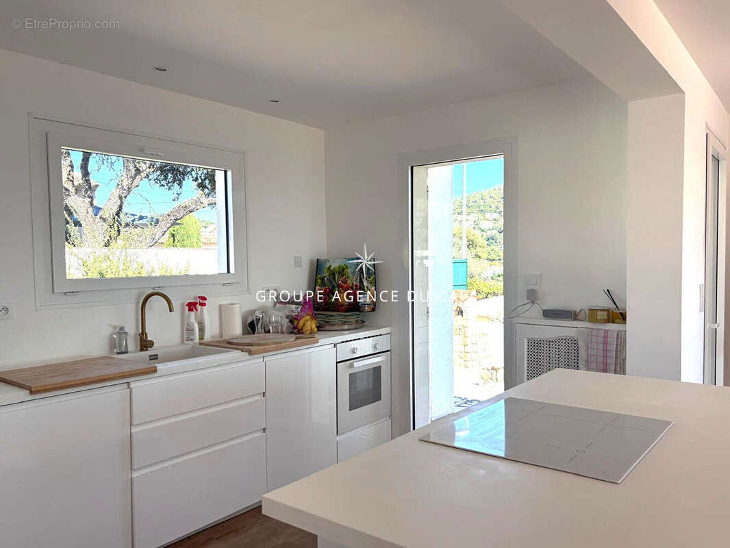 Maison à LES ISSAMBRES