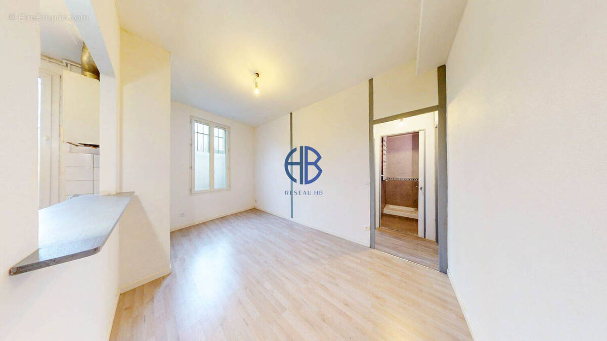 Appartement à AUBERVILLIERS