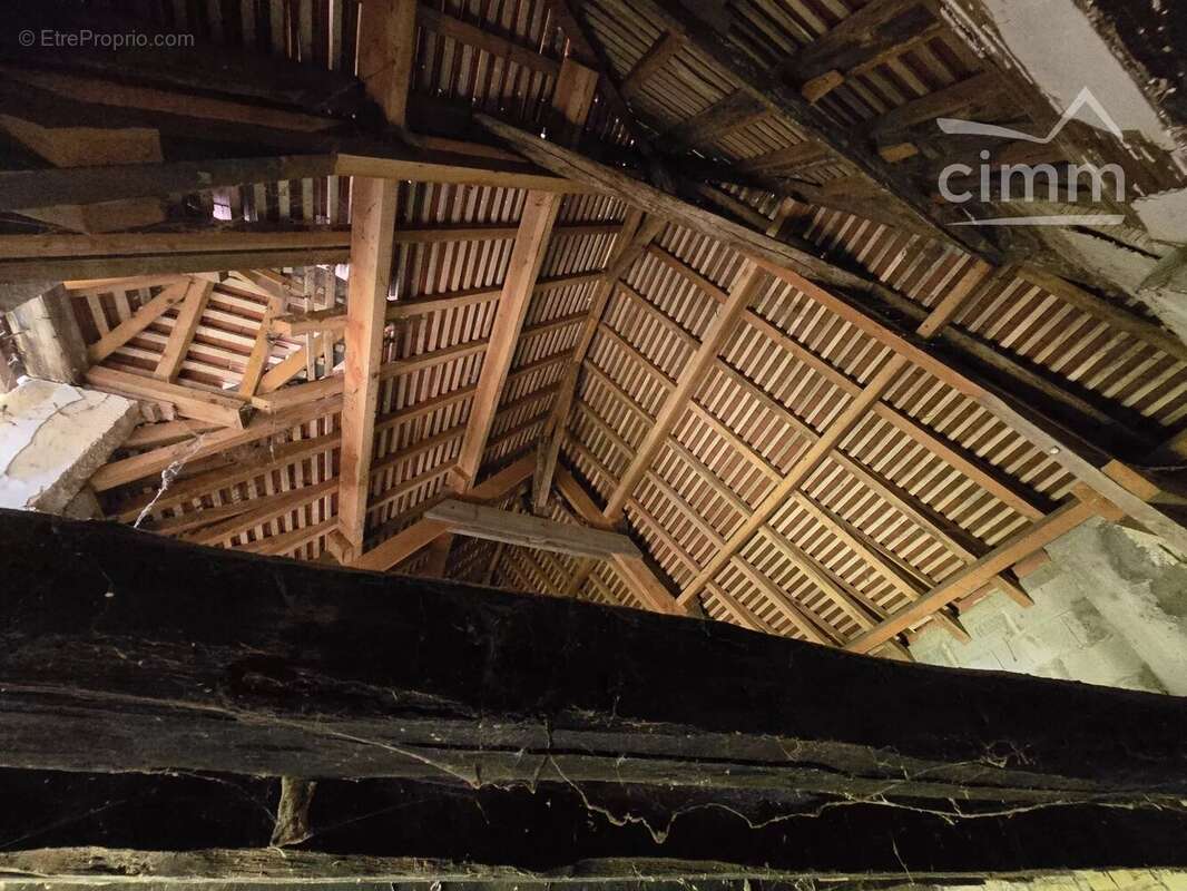 Maison à LA CHAPELLE-SAINT-JEAN