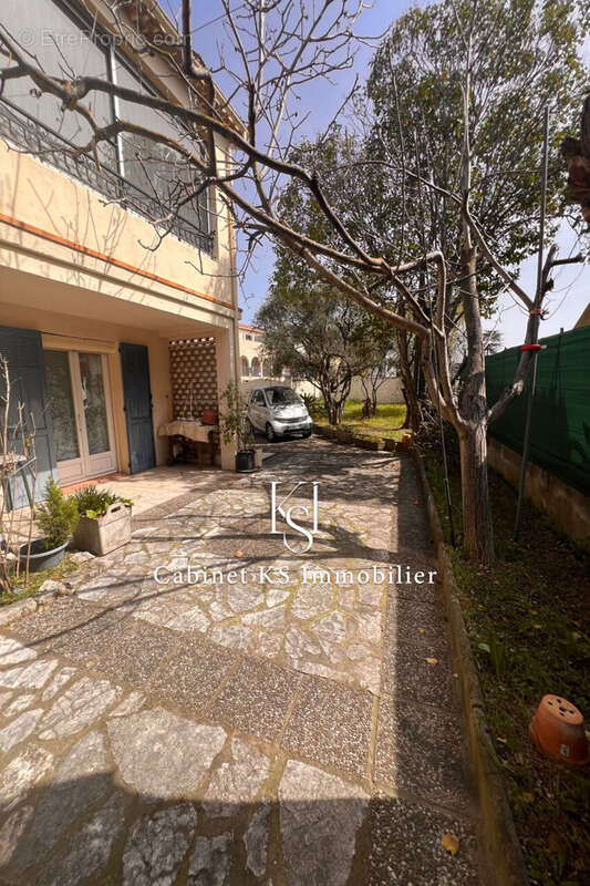 Maison 7 pièces 193 m² à vendre à Saint-Maximin-La-Sainte-Baume (83470) - photo 3