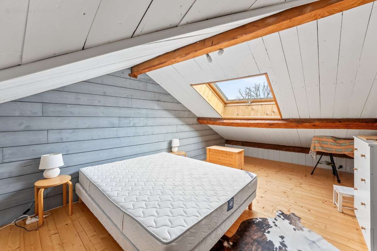À VENDRE – Charmante ferme rénovée avec gîte indépendant et grange – Prévessin-Moëns - photo 11