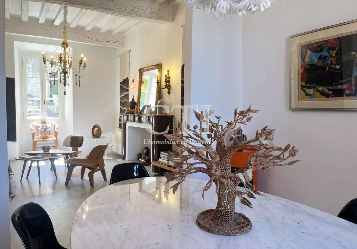 Maison à VAISON-LA-ROMAINE