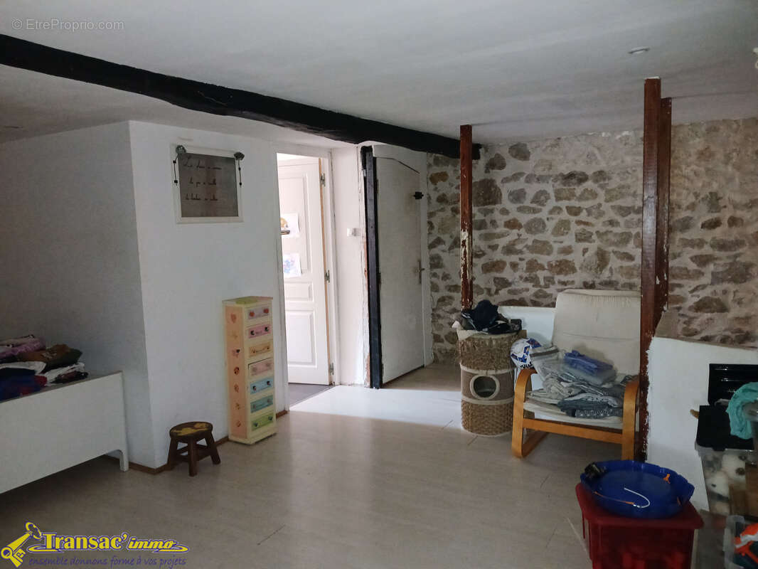 Maison à AUGEROLLES