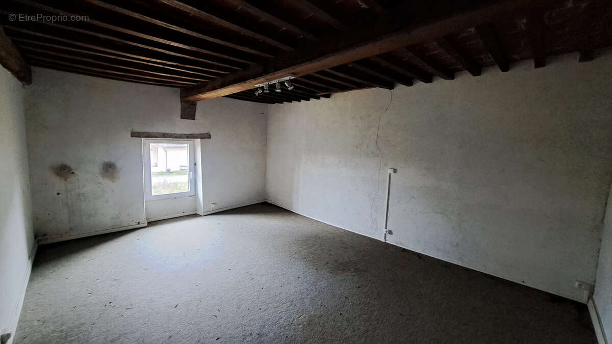 Maison à SAINT-PRIEST-DES-CHAMPS