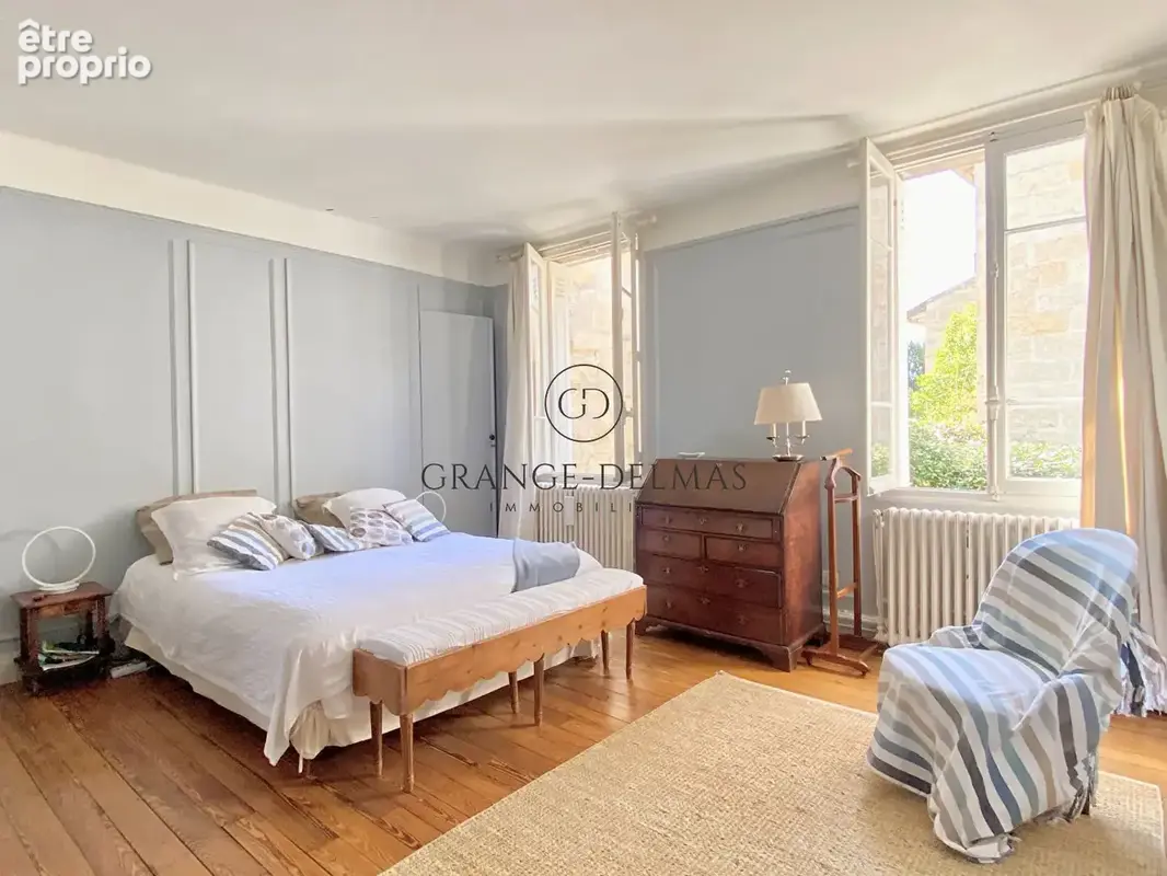 Maison en pierre à Bordeaux Saint-Genès avec 2 chambres au RDC, jardin et prestations anciennes conservées - photo 10