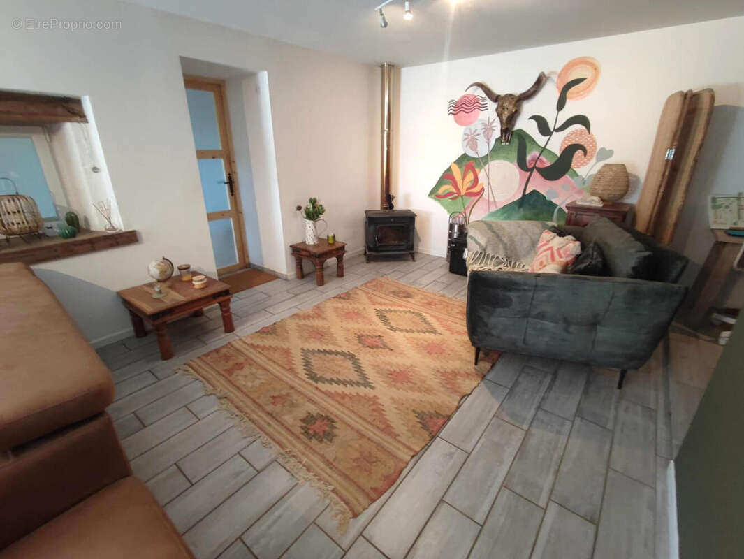 Charmante Maison, Jardin Paysager Style Méditerranéen, 4 Chambres, 2 Salles de Bains, Magasins Proche, Nieuil, Charente - photo 13