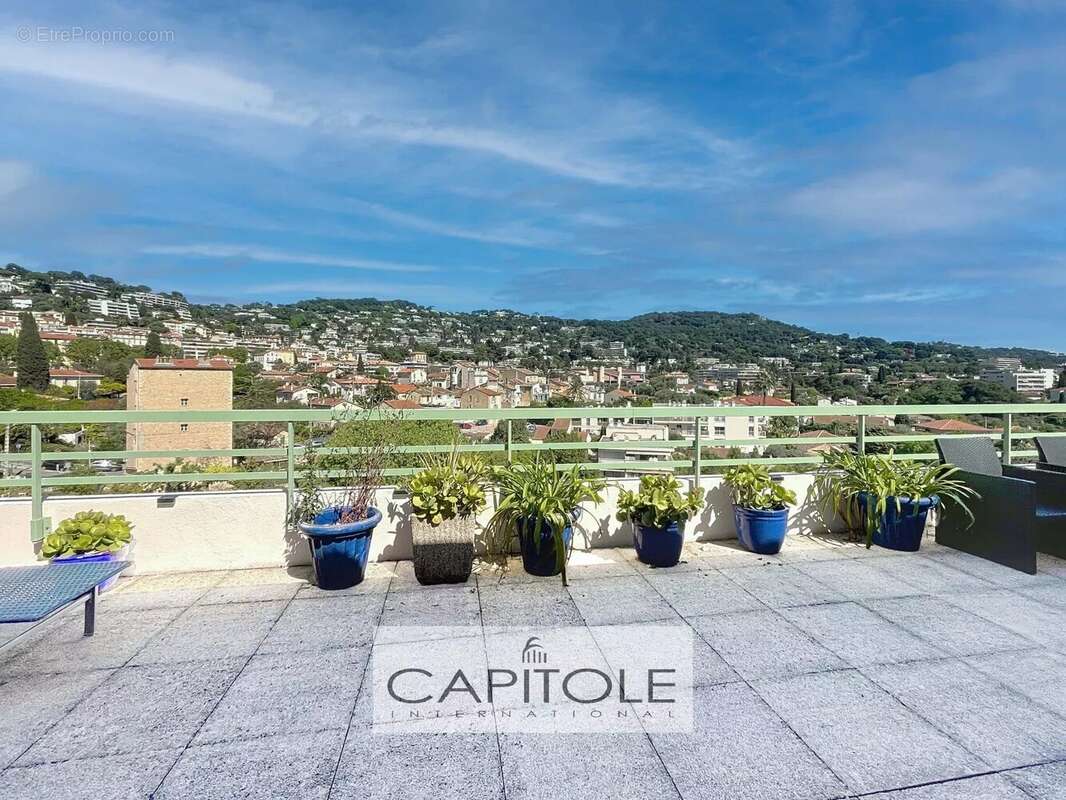 Appartement à LE CANNET