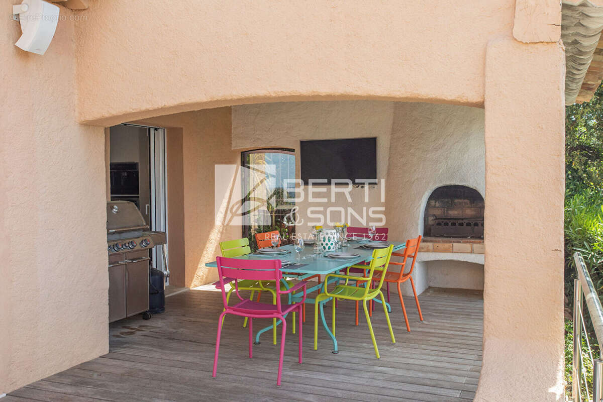 Agay domaine prive - villa 213 m² vue mer panoramique, piscine et jacuzzi - photo 9