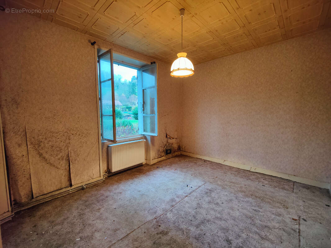 Maison à SAINT-CLAIR-DE-LA-TOUR