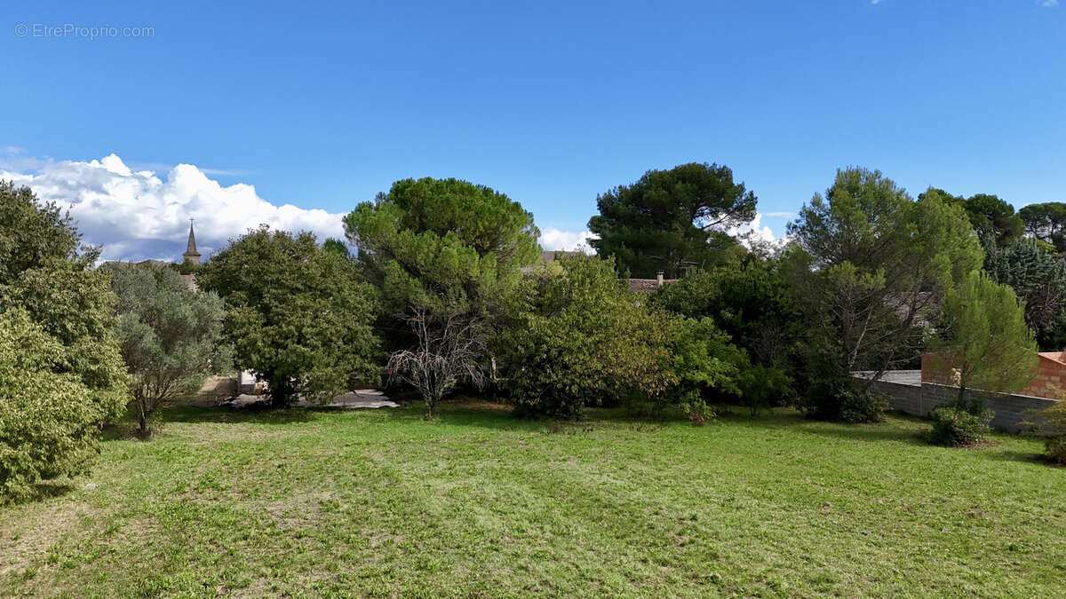 Terrain à UZES