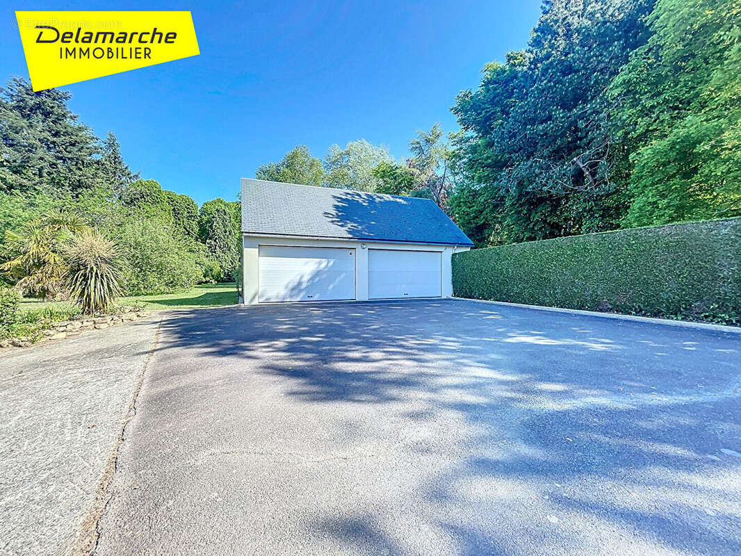 A VENDRE A AVRANCHES Maison de standing 5 chambres, piscine, double garage et dépendances  ( 50300 ) - photo 18