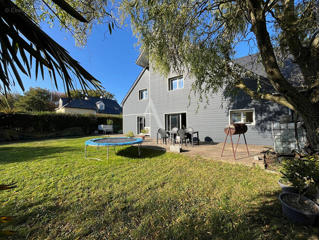 Maison à MONTIGNE-LE-BRILLANT