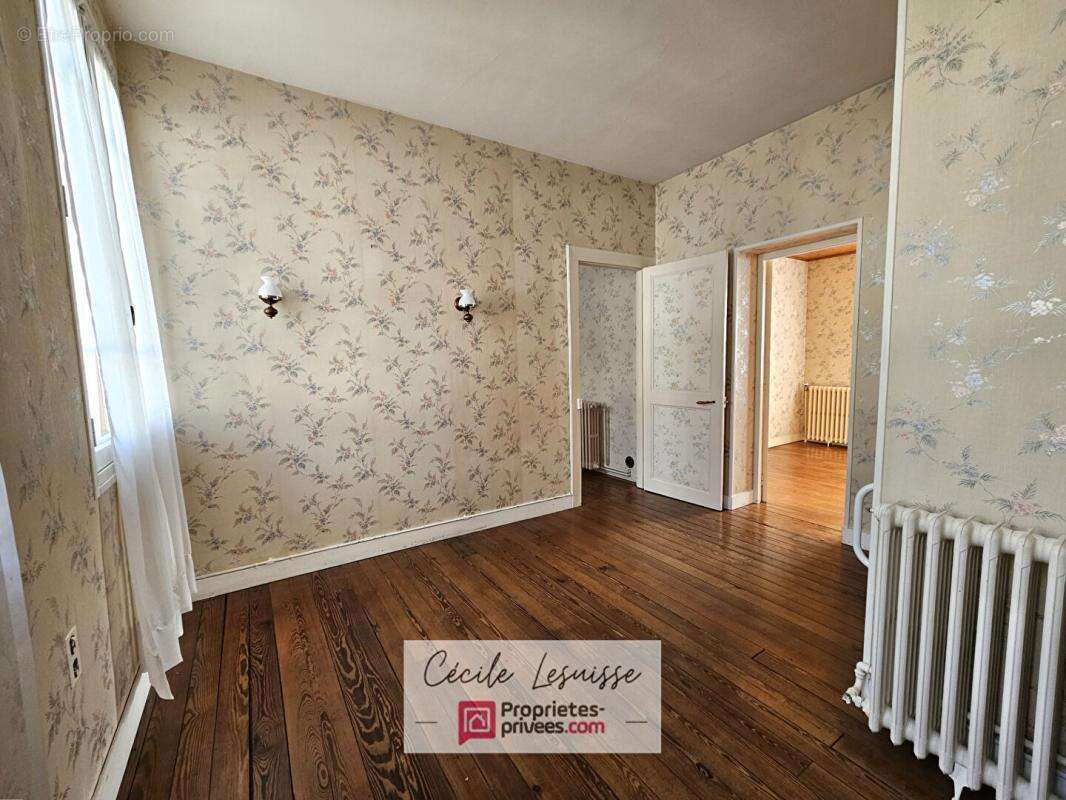 Maison proche du centre-ville avec grand terrain - photo 6