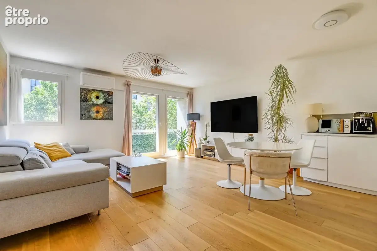 Appartement à PARIS-19E