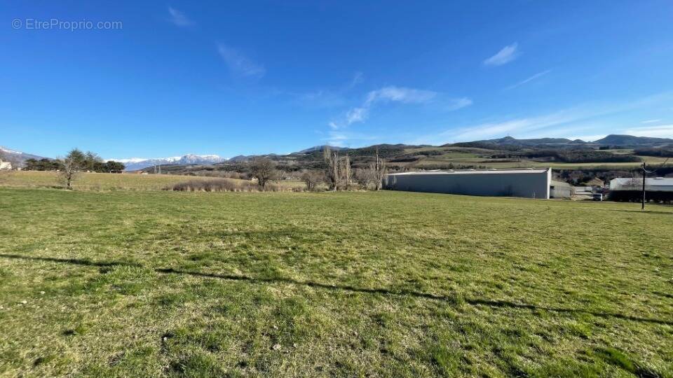 Terrain à LA ROCHETTE