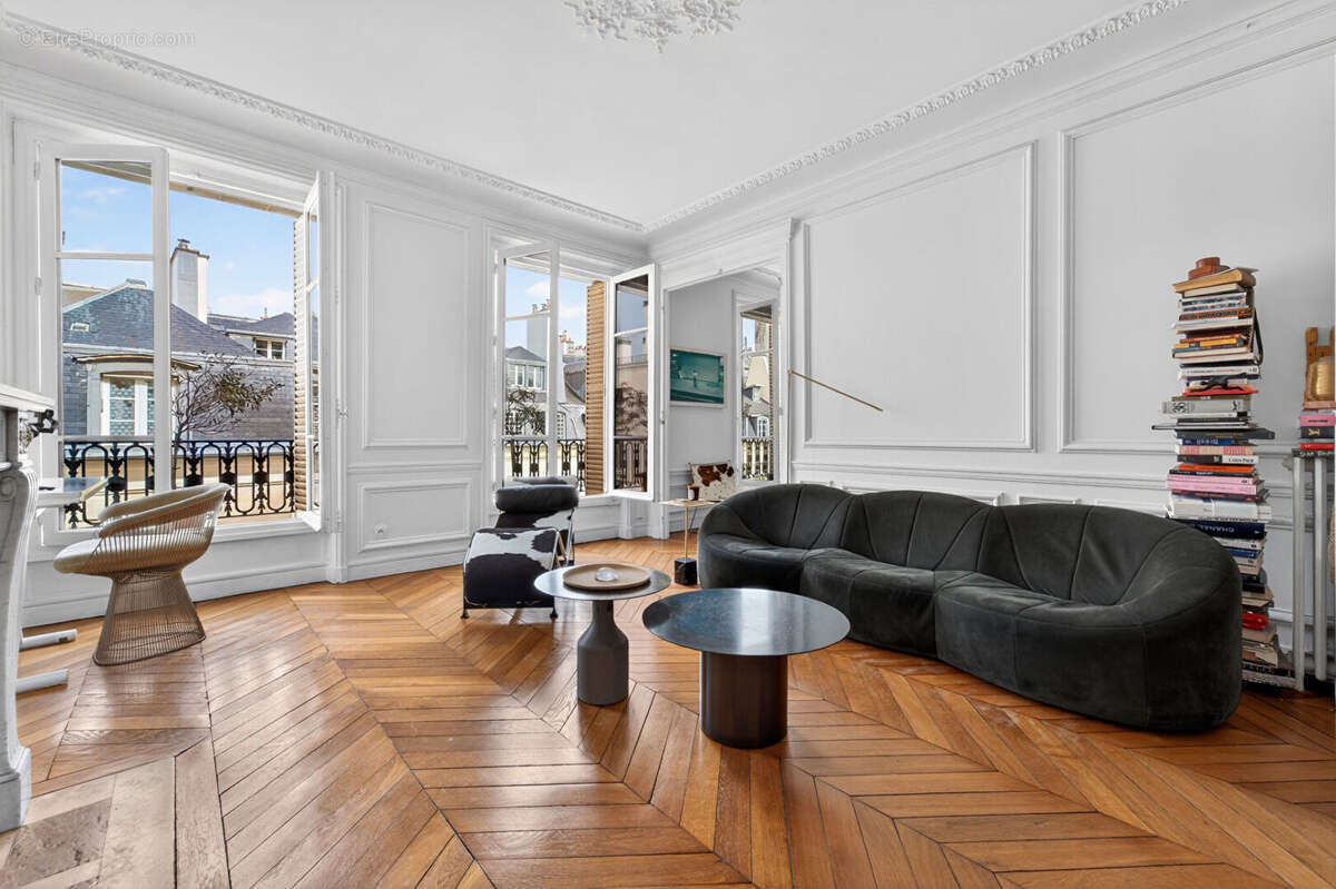 Appartement à PARIS-7E