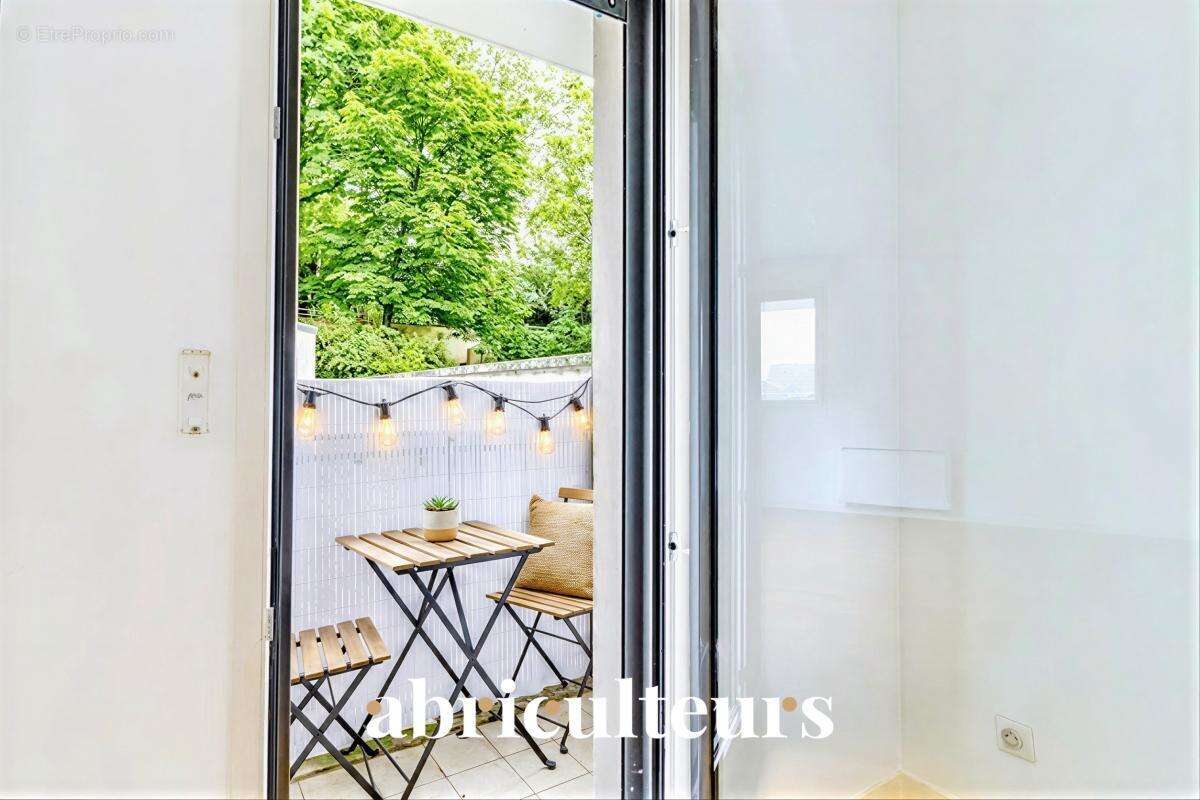 Appartement à COURBEVOIE