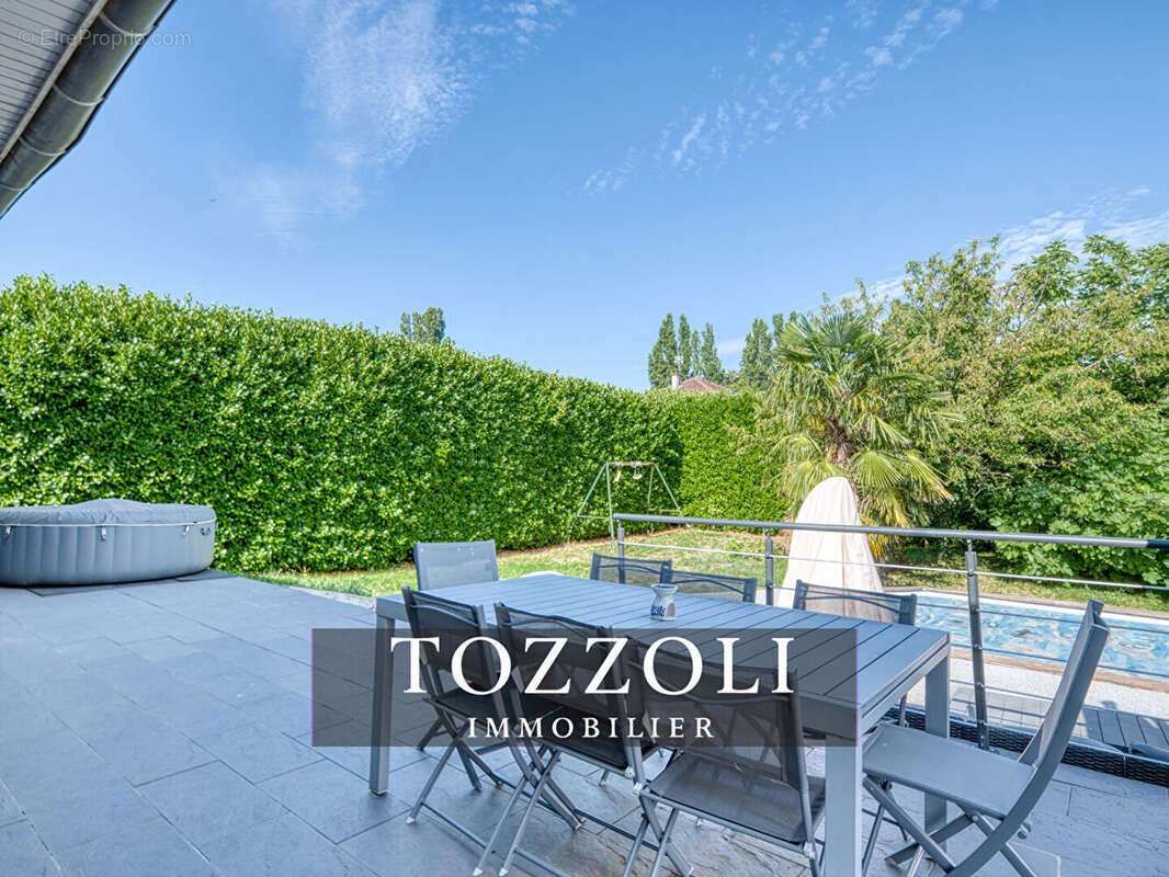 Maison à SAINT-LAURENT-DE-MURE