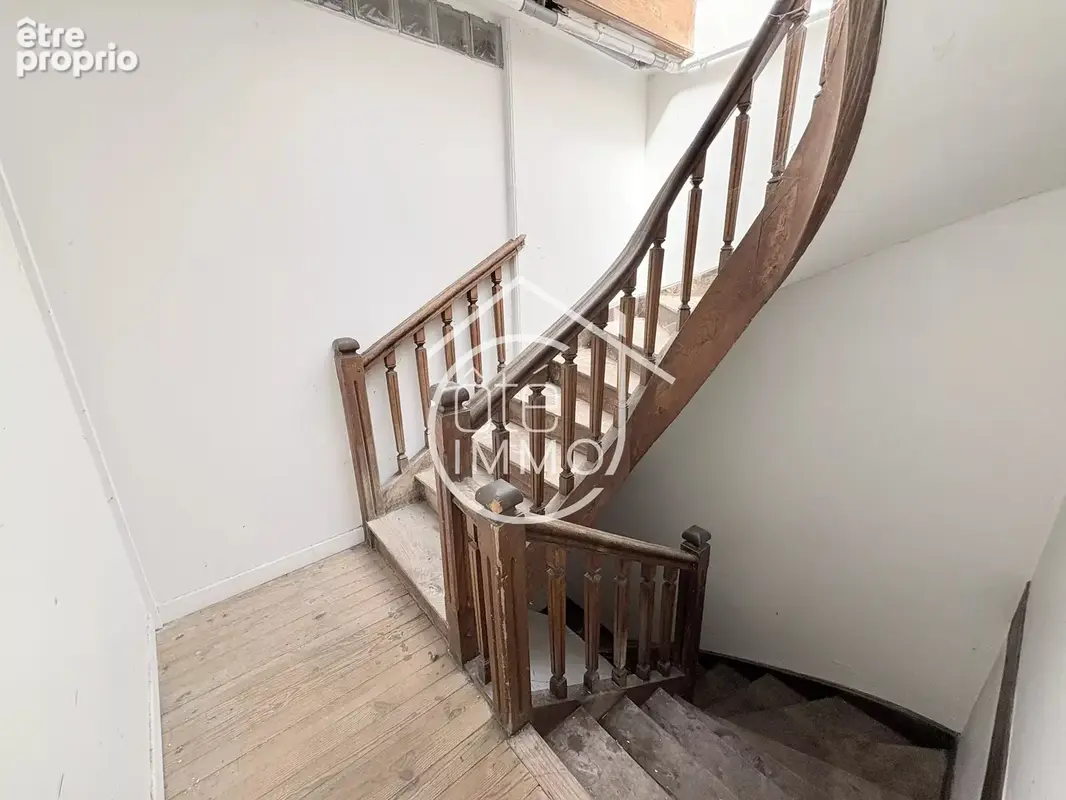 GARDONNE : Immeuble centre 6 pièces de 177m² avec cour - photo 6