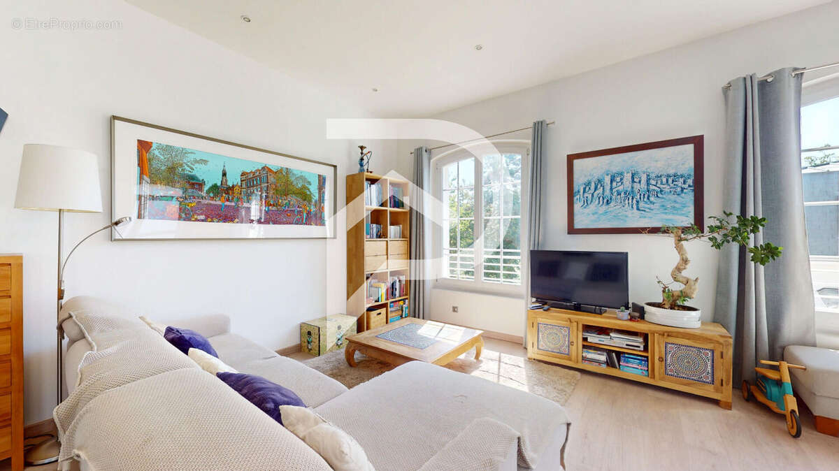 Appartement à MAREIL-MARLY