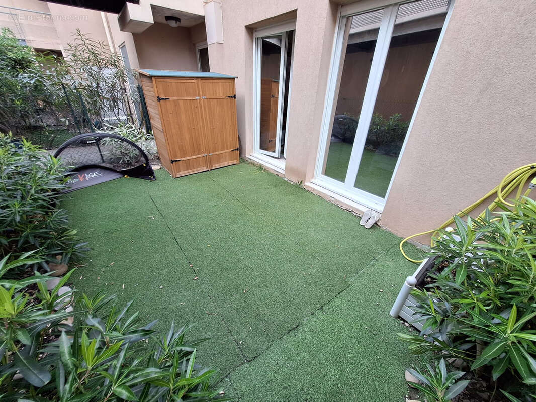 Appartement à SAINT-LAURENT-DU-VAR