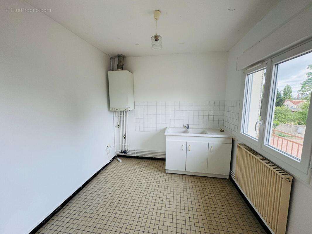 Appartement à FOURCHAMBAULT