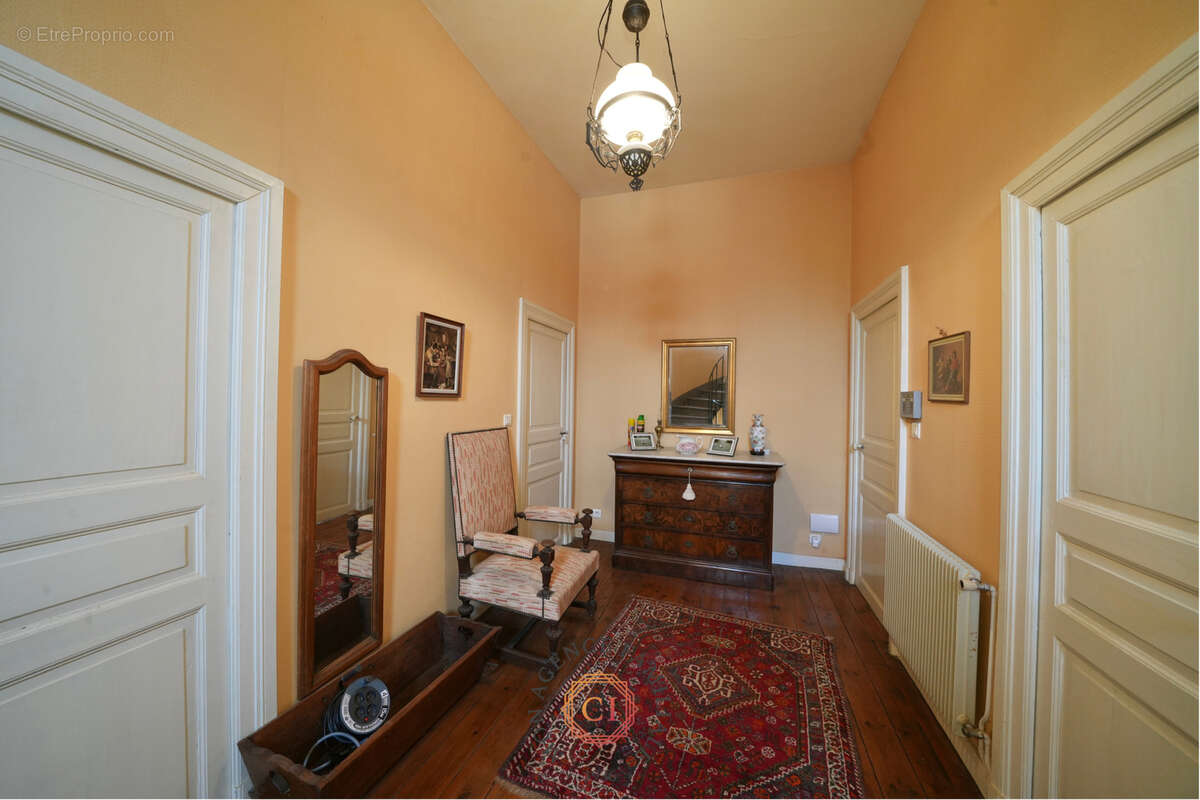 Maison à SAINT-MYON