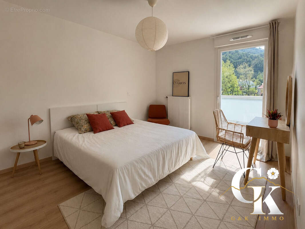 Appartement à SAINT-MARTIN-D'HERES