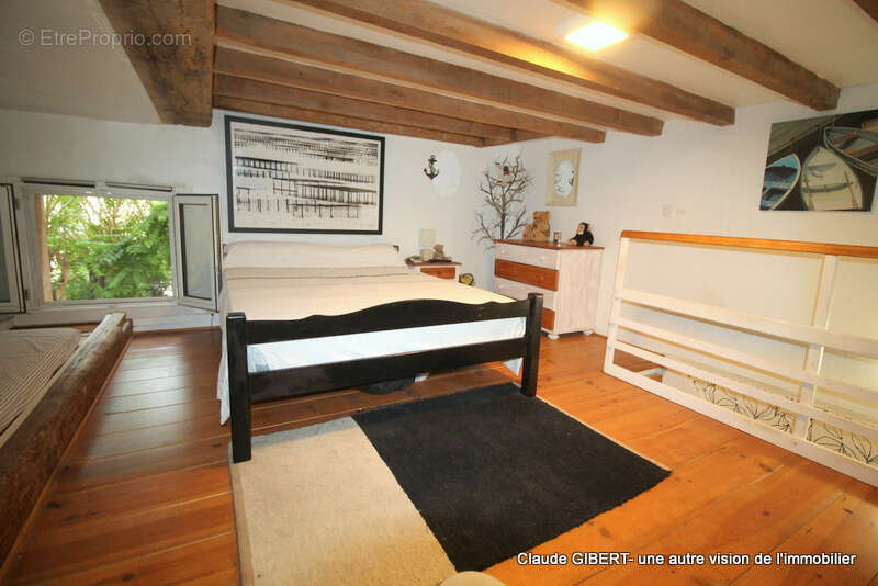 T3 + Mezzanine au 1er étage avec balcon au centre-ville de Séte - photo 3
