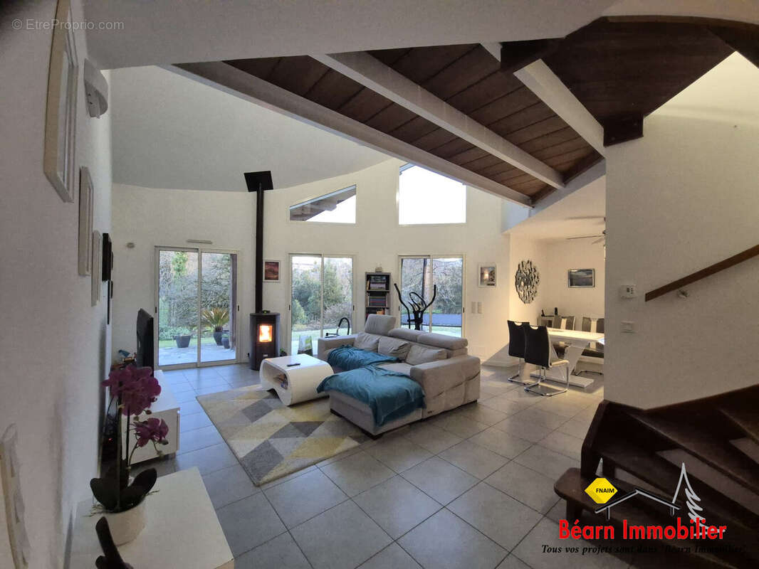 Maison 160 m² à Salies-De-Bearn  - photo 4