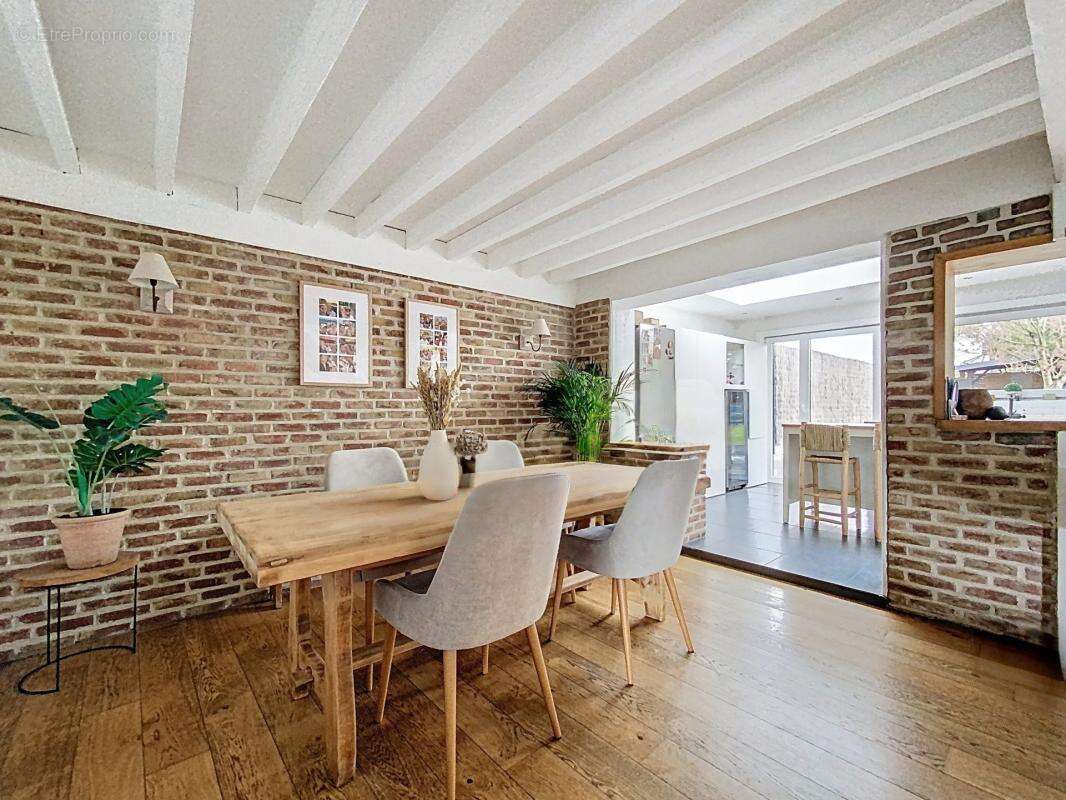 Maison à NEUVILLE-EN-FERRAIN