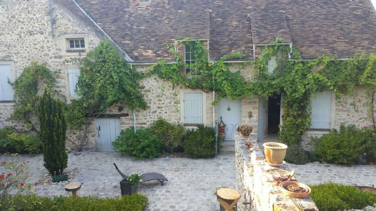 Maison à BREUX-JOUY