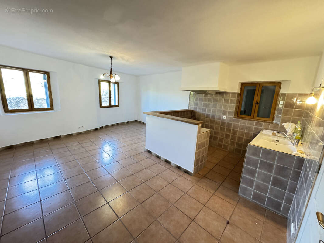 Maison à AUPS