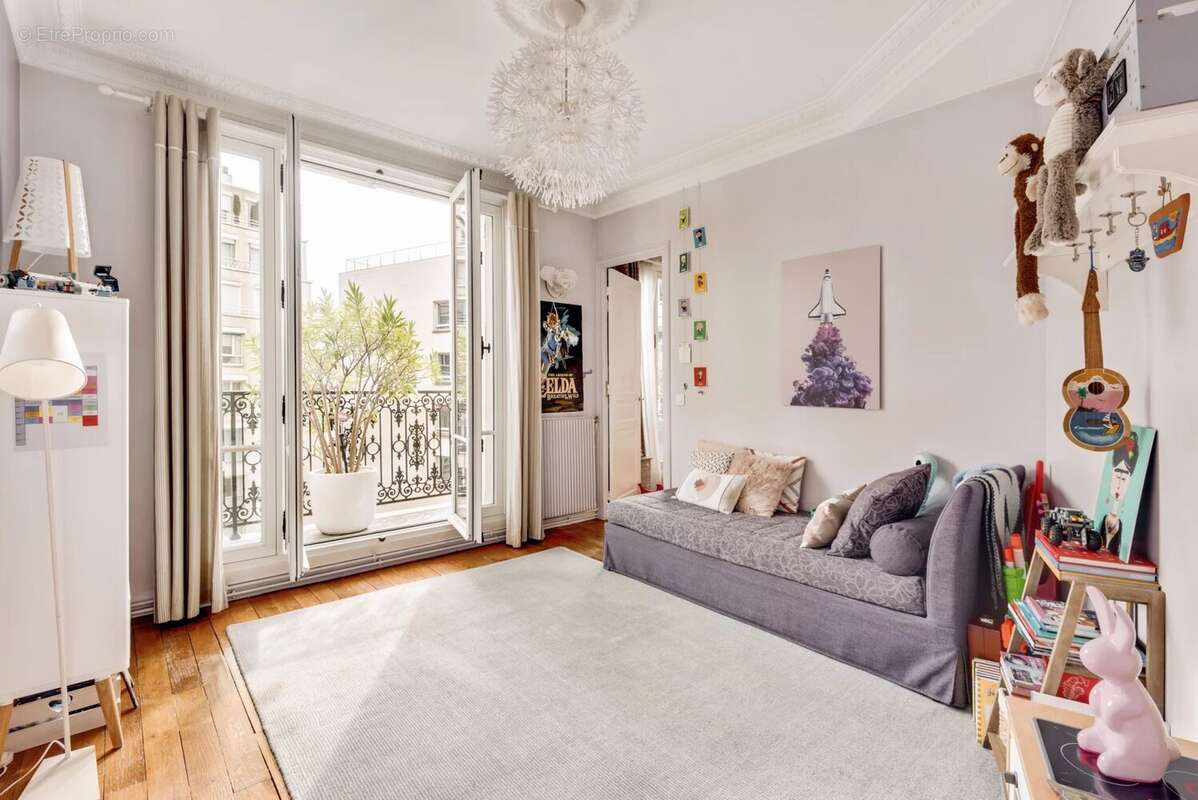 Appartement à PARIS-17E