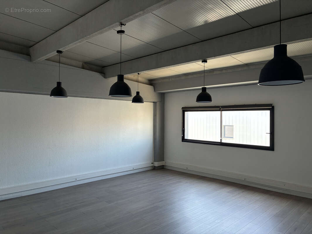 Bureau a vendre - 51 m2 - proche autoroute - photo 3
