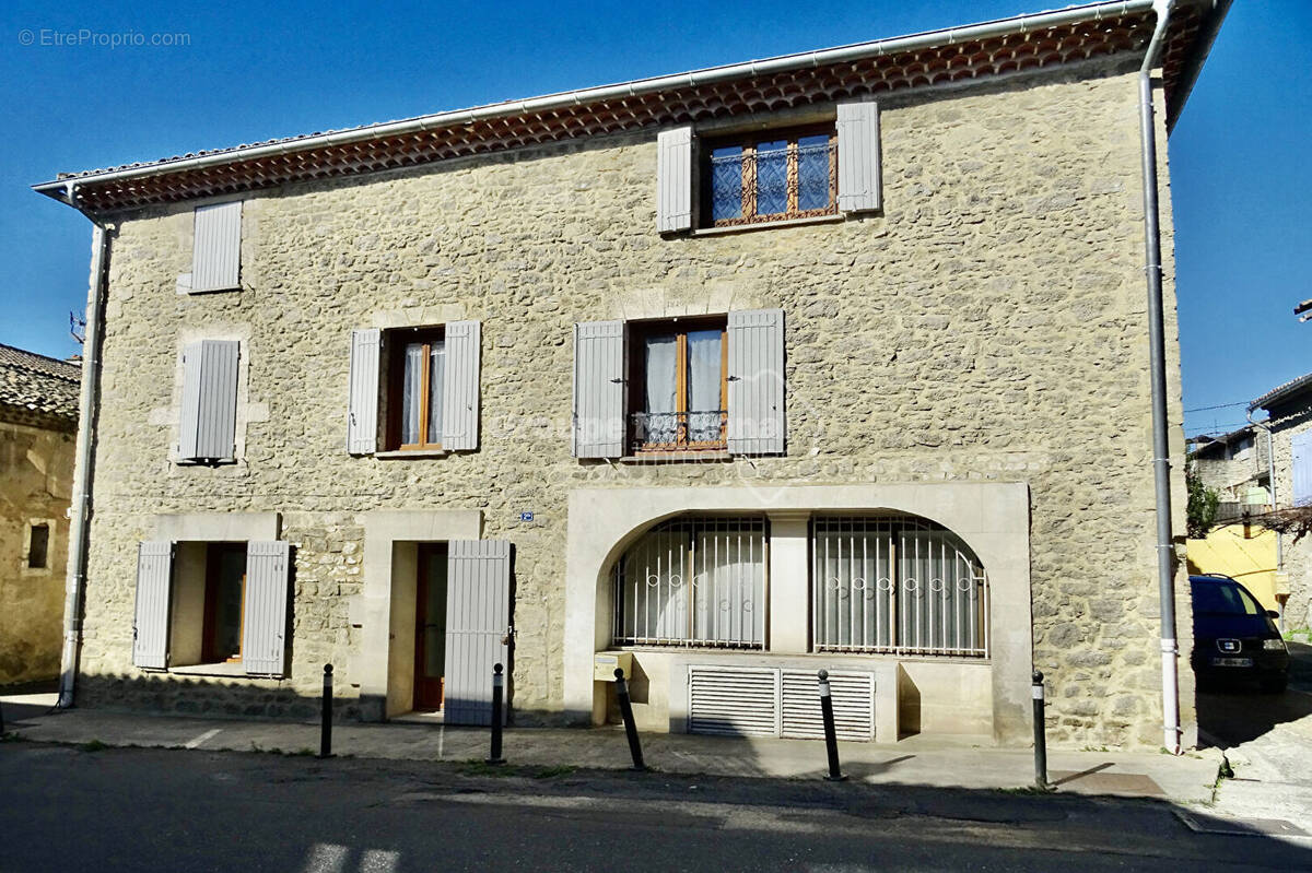 Appartement à CAUMONT-SUR-DURANCE