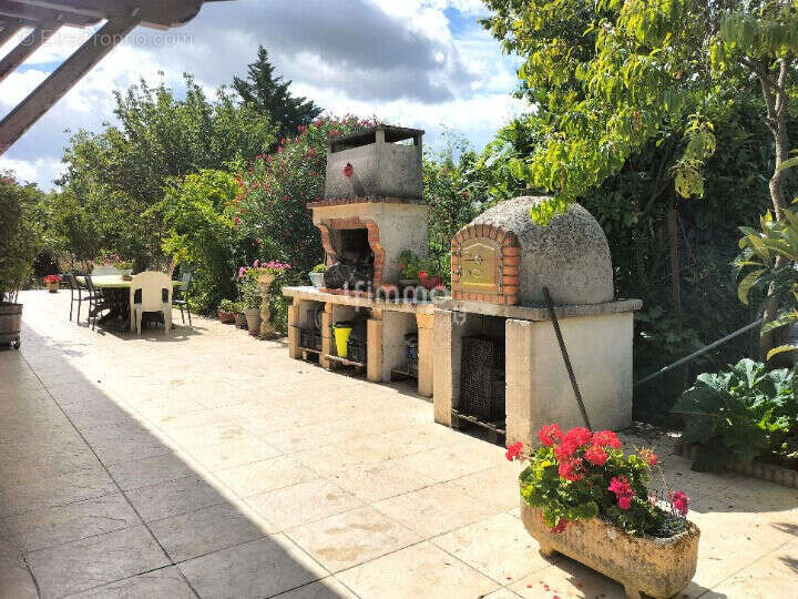 Maison de caractère plain-pied avec terrain arboré - photo 9
