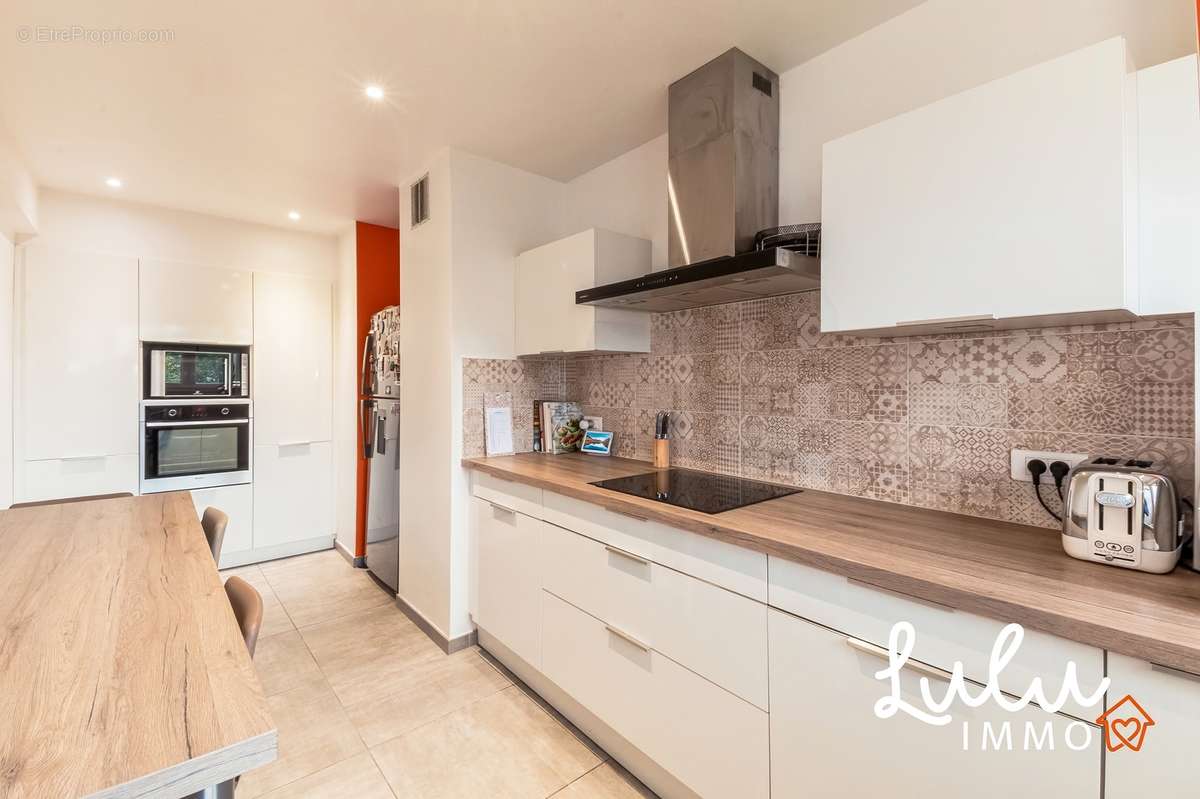 T5 135m2 avec balcons et place de stationnement – ECULLY - photo 7