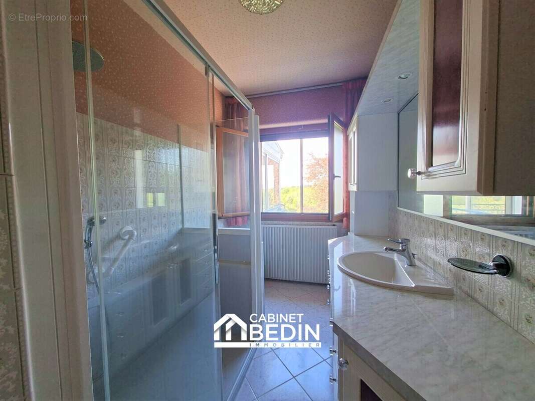 Maison 150 m² à Fargues-Saint-Hilaire  - photo 7