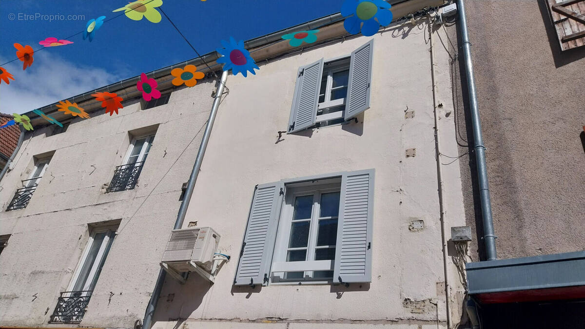 Appartement à GRAY