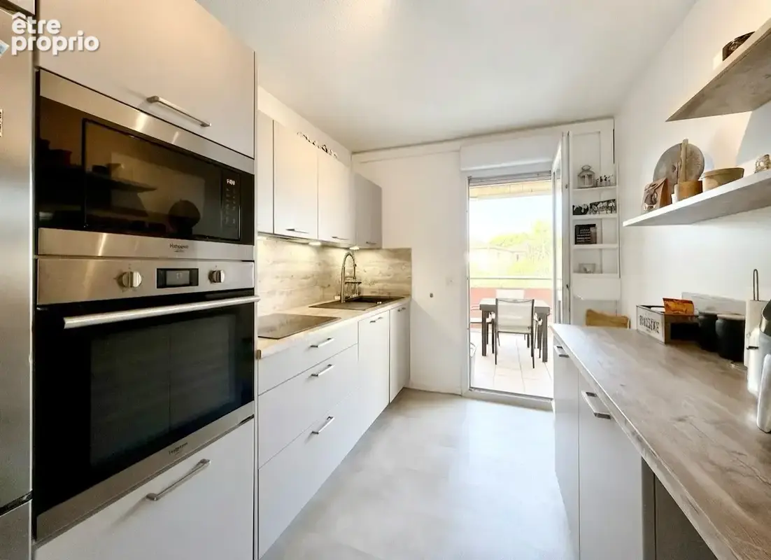 Fréjus, Centre-ville   Superbe appartement 3/4 pièces de 72 m2 dernier étage avec parking privatif et cave - photo 3