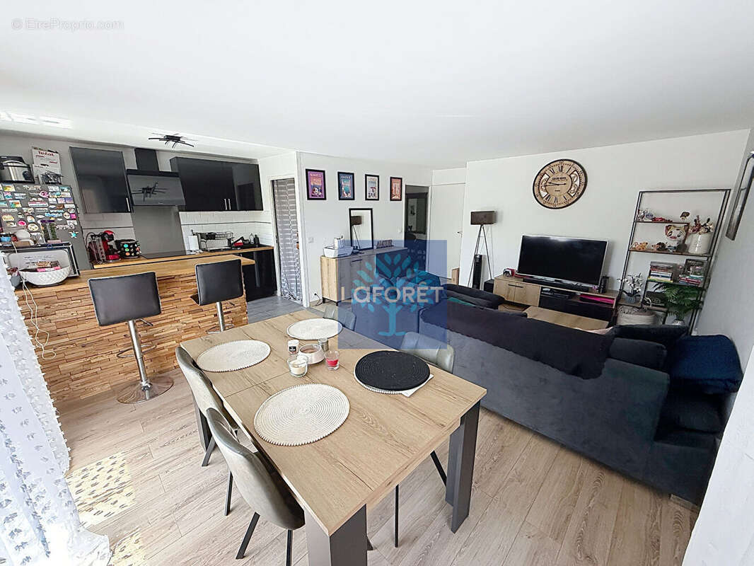 Appartement à SAINTE-GENEVIEVE-DES-BOIS